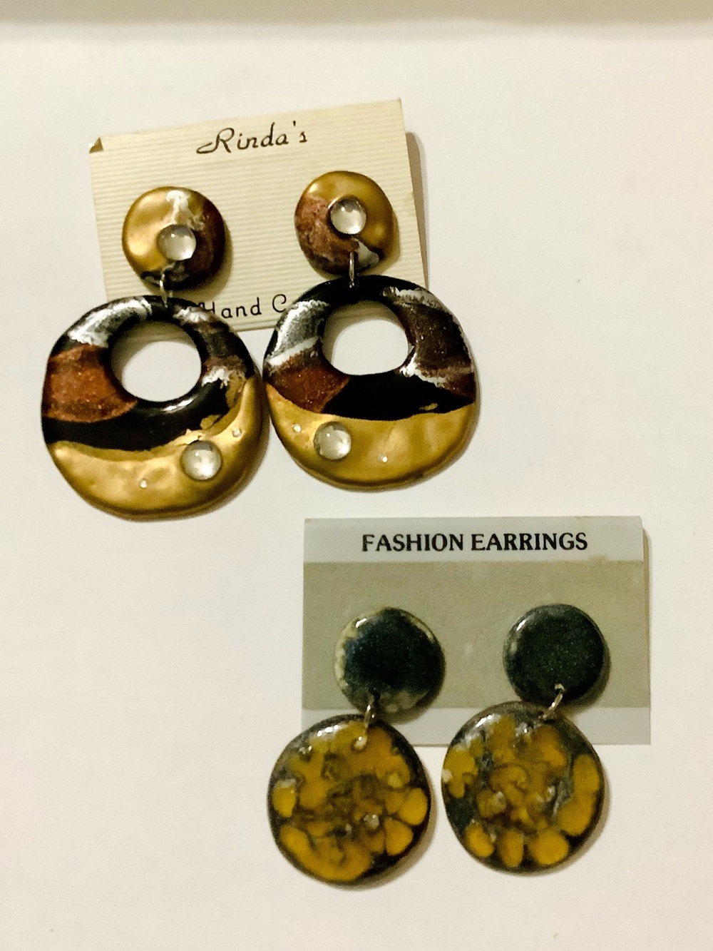 Handmade 80s retro Gold and Brown Hoop Drop Earrings - resin